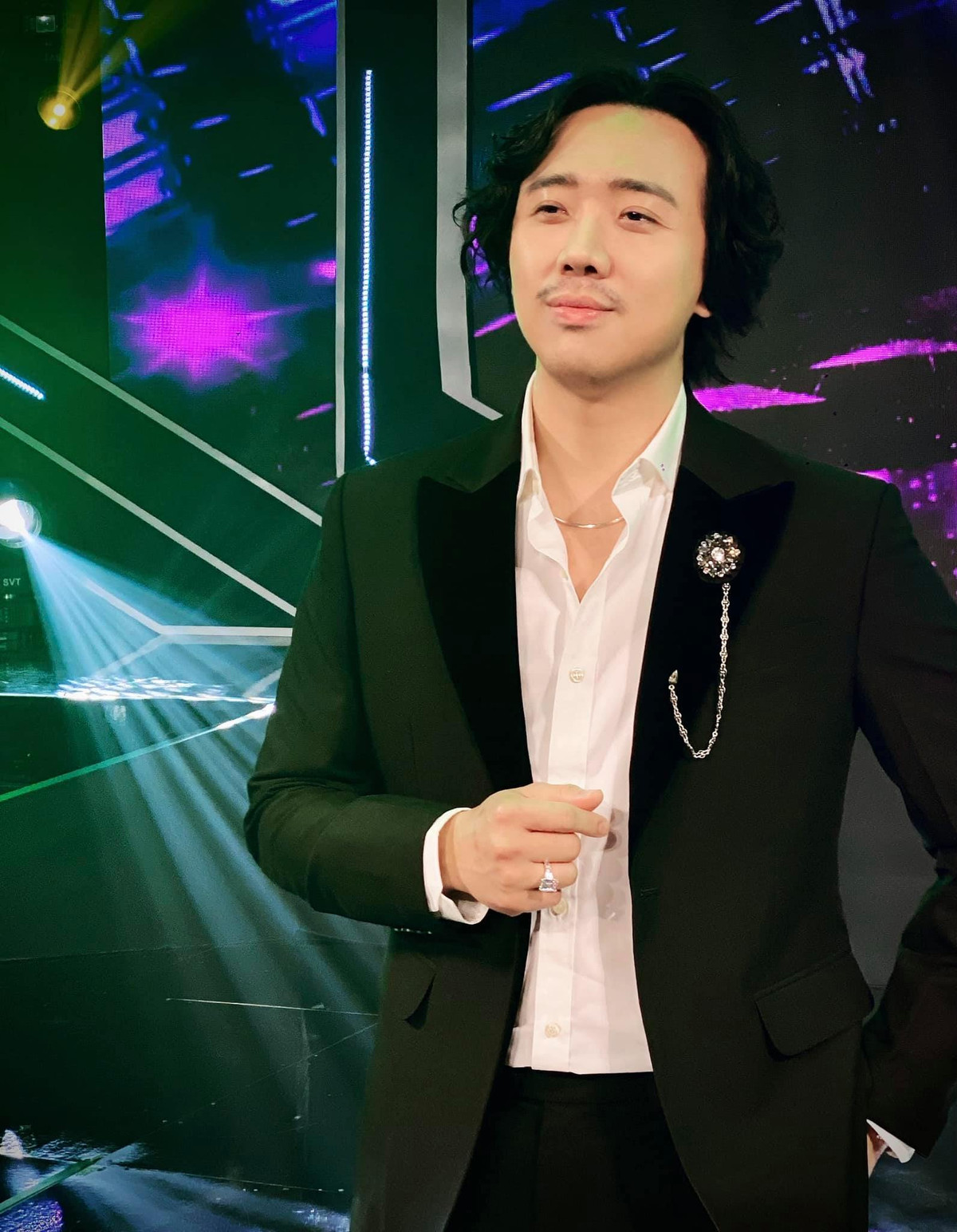 Tuy nhiên, hành động của Trấn Thành dường như chưa làm vừa lòng cư dân mạng. Anh tiếp tục bị anti-fan công kích, thậm chí đòi tẩy chay khi đảm nhận vai trò MC Rap Việt mùa 2.