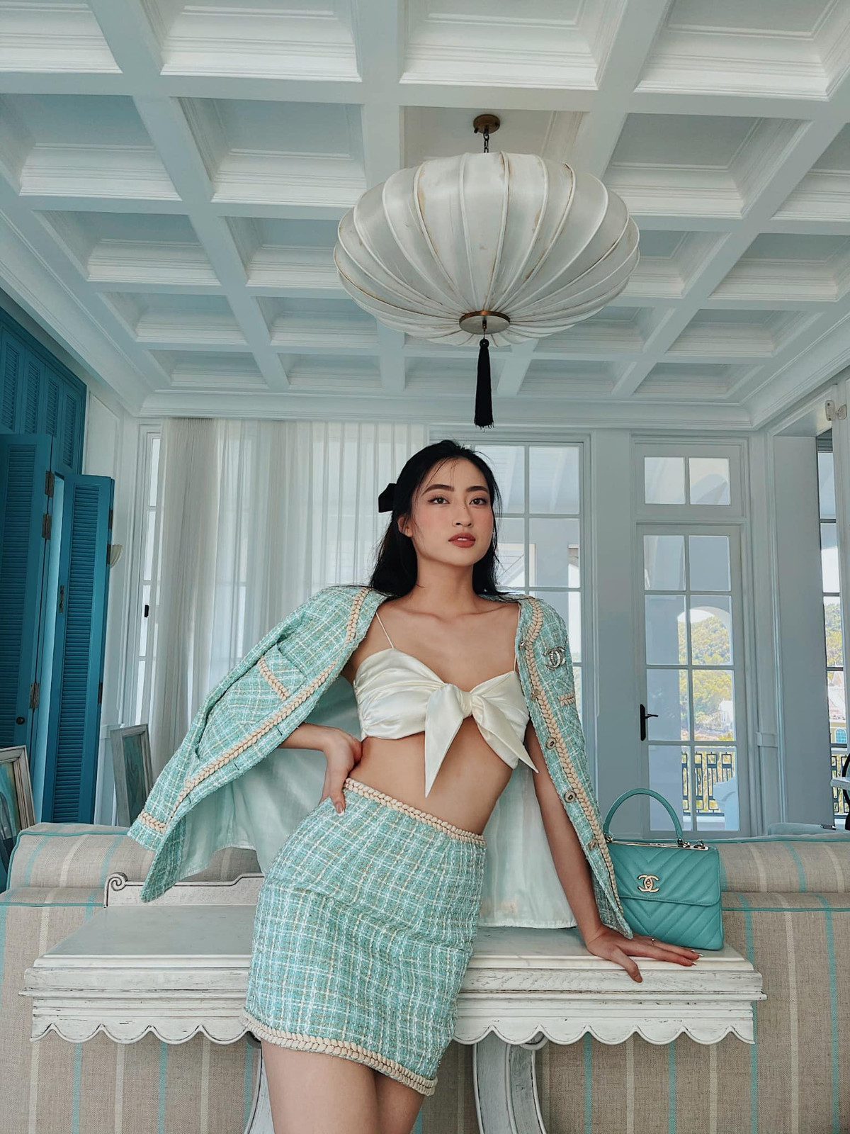 Lương Thùy Linh sinh năm 2000. Cô đăng quang ngôi vị Hoa hậu Thế giới Việt Nam 2019.