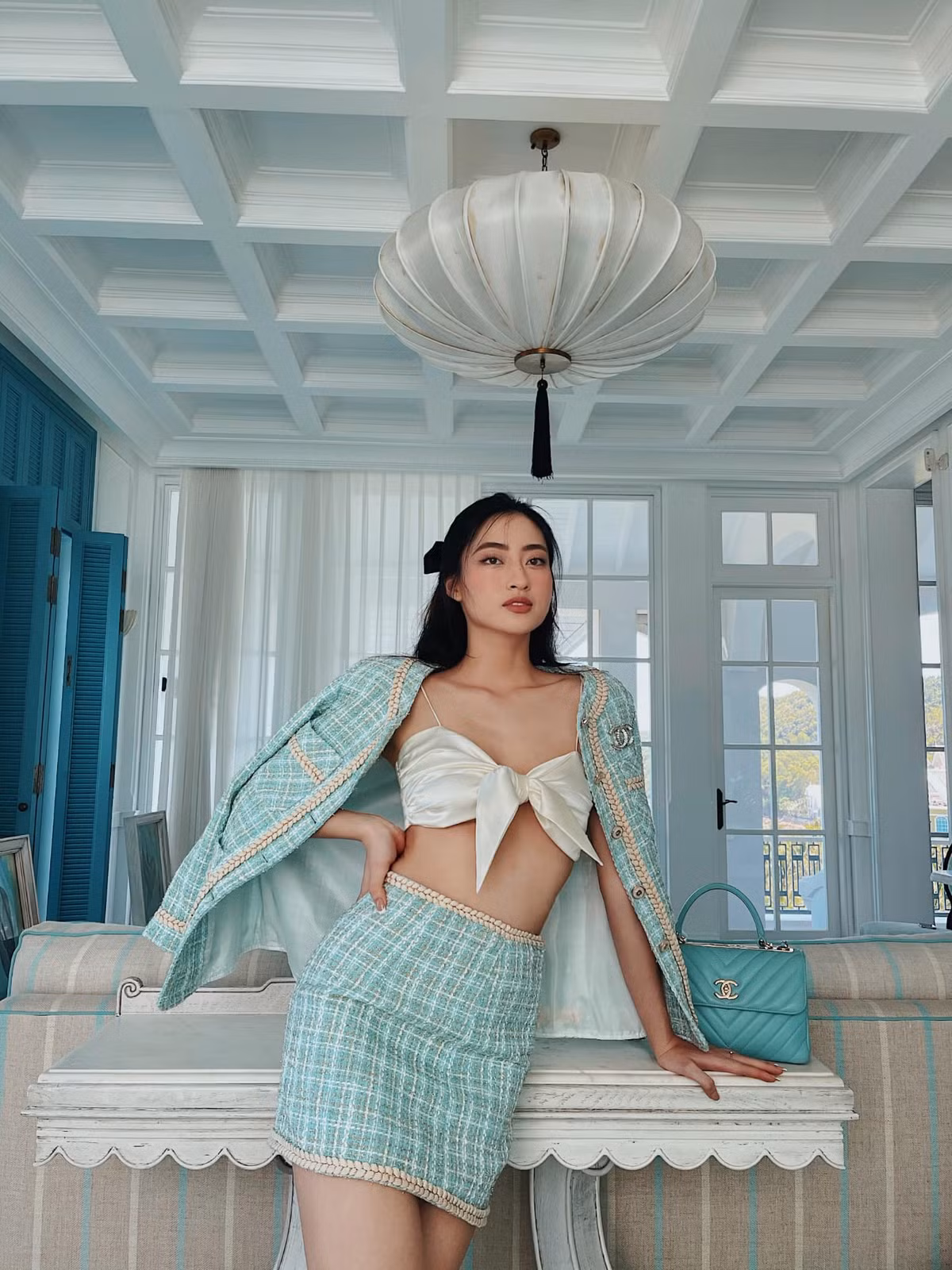 Lương Thùy Linh sinh năm 2000. Cô đăng quang ngôi vị Hoa hậu Thế giới Việt Nam 2019.