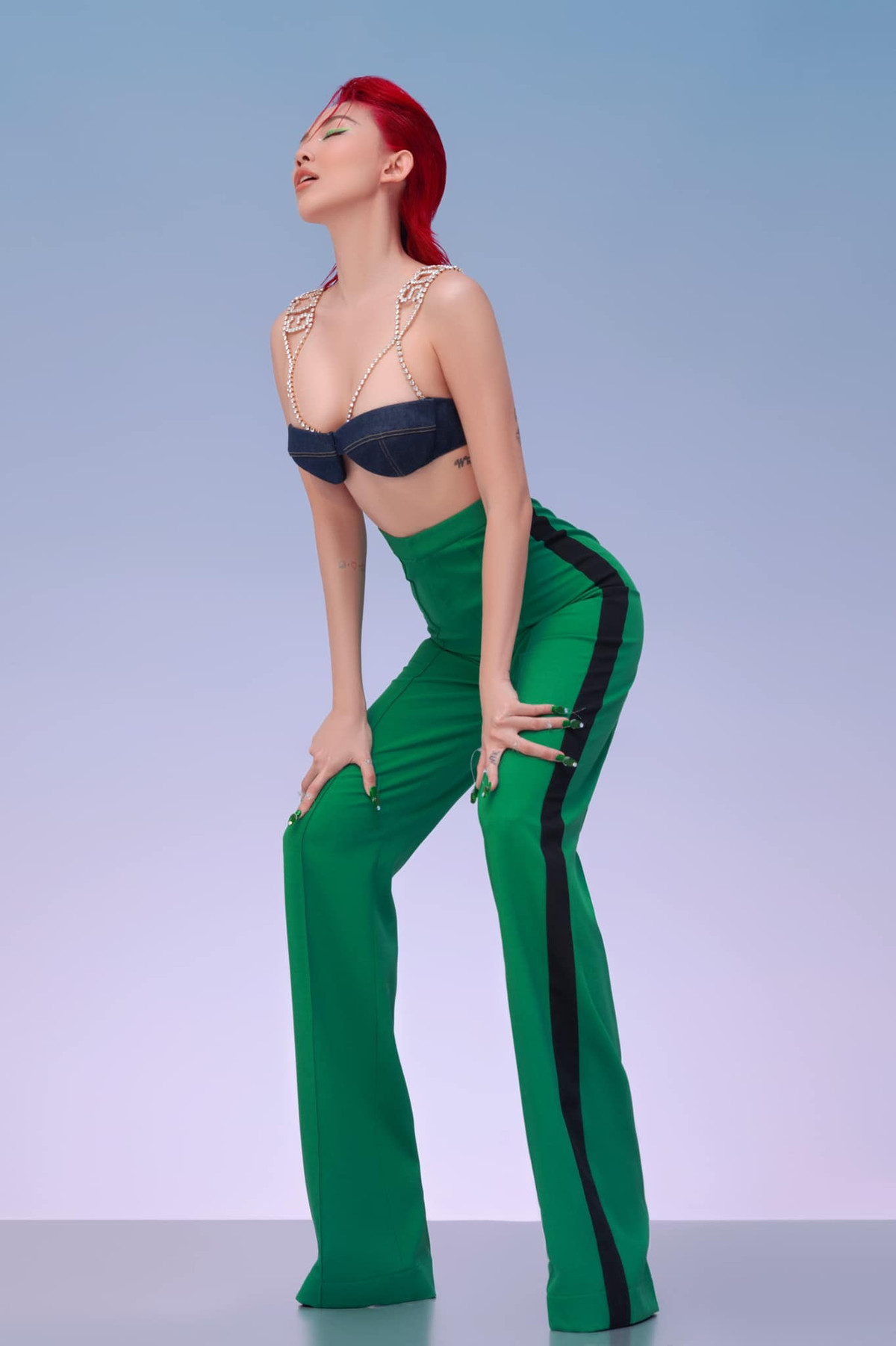 Với nhiều set đồ, Tóc Tiên khoe body bốc lửa đến Ngọc Trinh cũng thua xa.