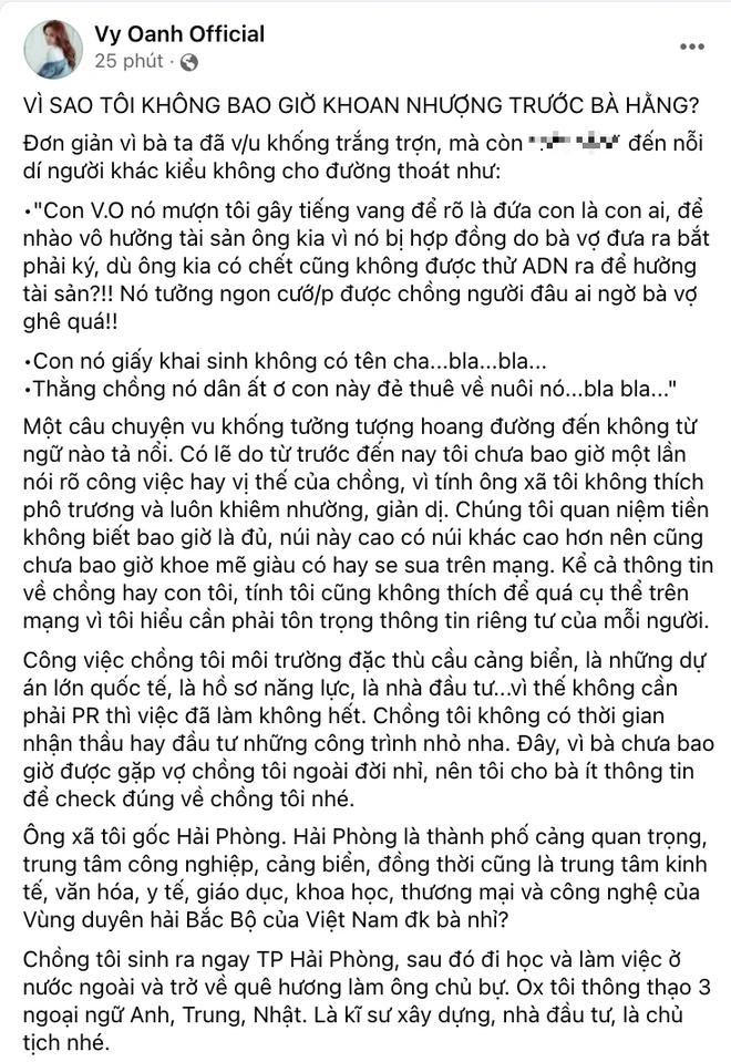 Đặc biệt Vy Oanh lần hiếm hoi tiết lộ thân thế của ông xã. Theo đó, chồng Vy Oanh sinh năm 1970, quê Hải Phòng, là kỹ sư xây dựng, nhà đầu tư. Anh đi học và làm việc ở nước ngoài, sau đó trở về quê hương làm ông chủ, hiện công tác trong ngành cảng biển. Chồng Vy Oanh thông thạo 3 ngoại ngữ Anh, Trung, Nhật.