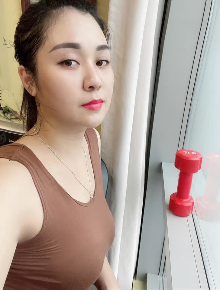 Theo chia sẻ của Minh Nguyệt, cô dành ra 30 phút một ngày để chạy máy trước khi bước vào bài tập cardio giảm mỡ, tăng cơ.