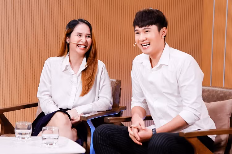 Mới đây, xuất hiện trong chương trình Giải mã tri kỷ, Thảo Trang cho biết điều cô thích ở người chồng kém 8 tuổi đó là sự chững chạc, nhỏ nhẹ, từ tốn, chưa từng nổi nóng và luôn mang đến cảm giác an toàn cho đối phương.