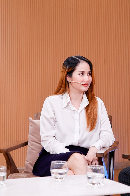 Sự chênh lệch về tuổi tác cũng như việc Thảo Trang đã từng có con với chồng cũ - cầu thủ Thanh Bình khiến cặp đôi gặp cản trở từ phía gia đình. Thay vì bỏ cuộc, Quang Pháp đã động viên Thảo Trang đặt niềm tin vào mình.