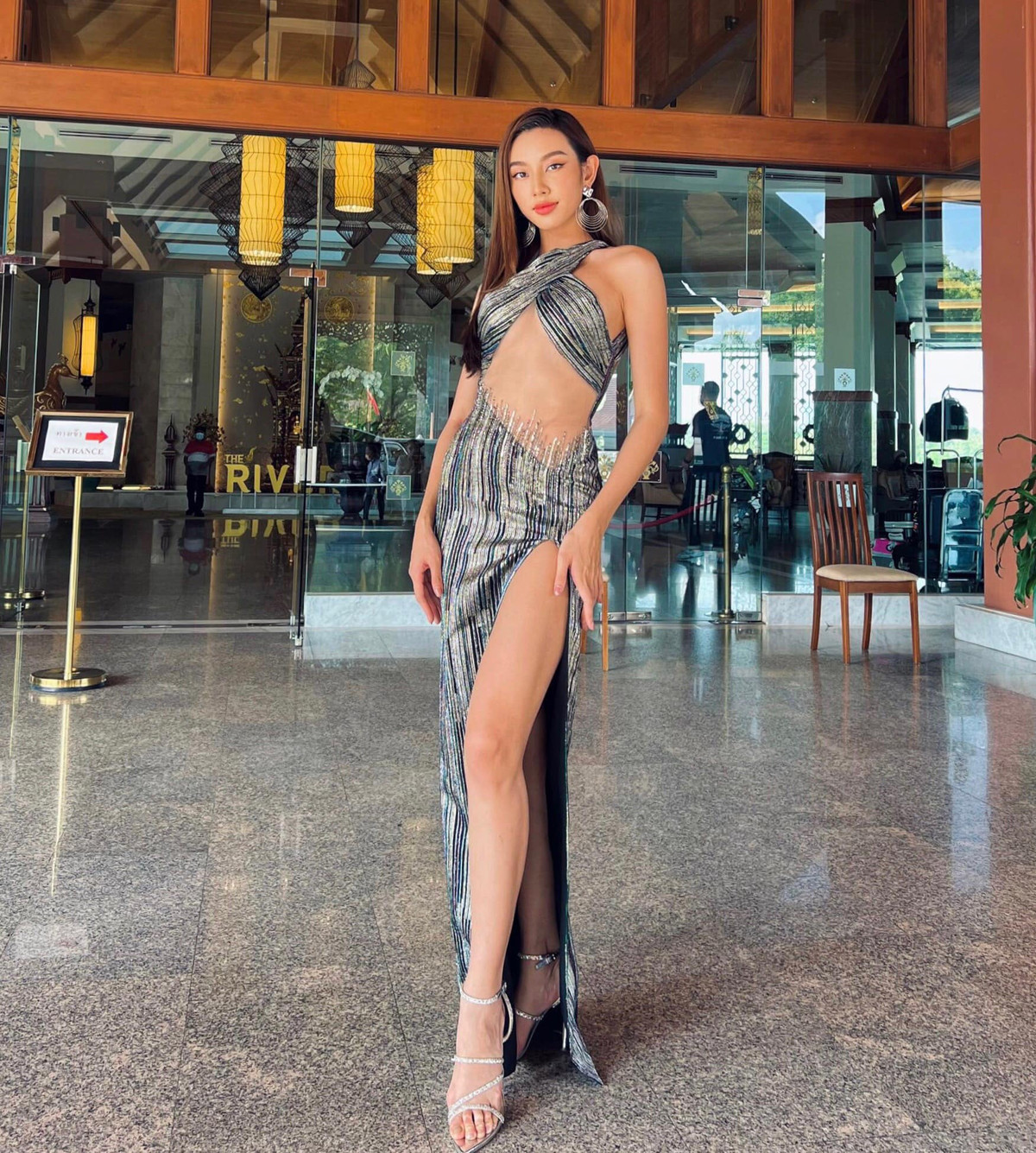 Chính phong cách táo bạo này giúp Thùy Tiên gây chú ý mỗi khi xuất hiện.
