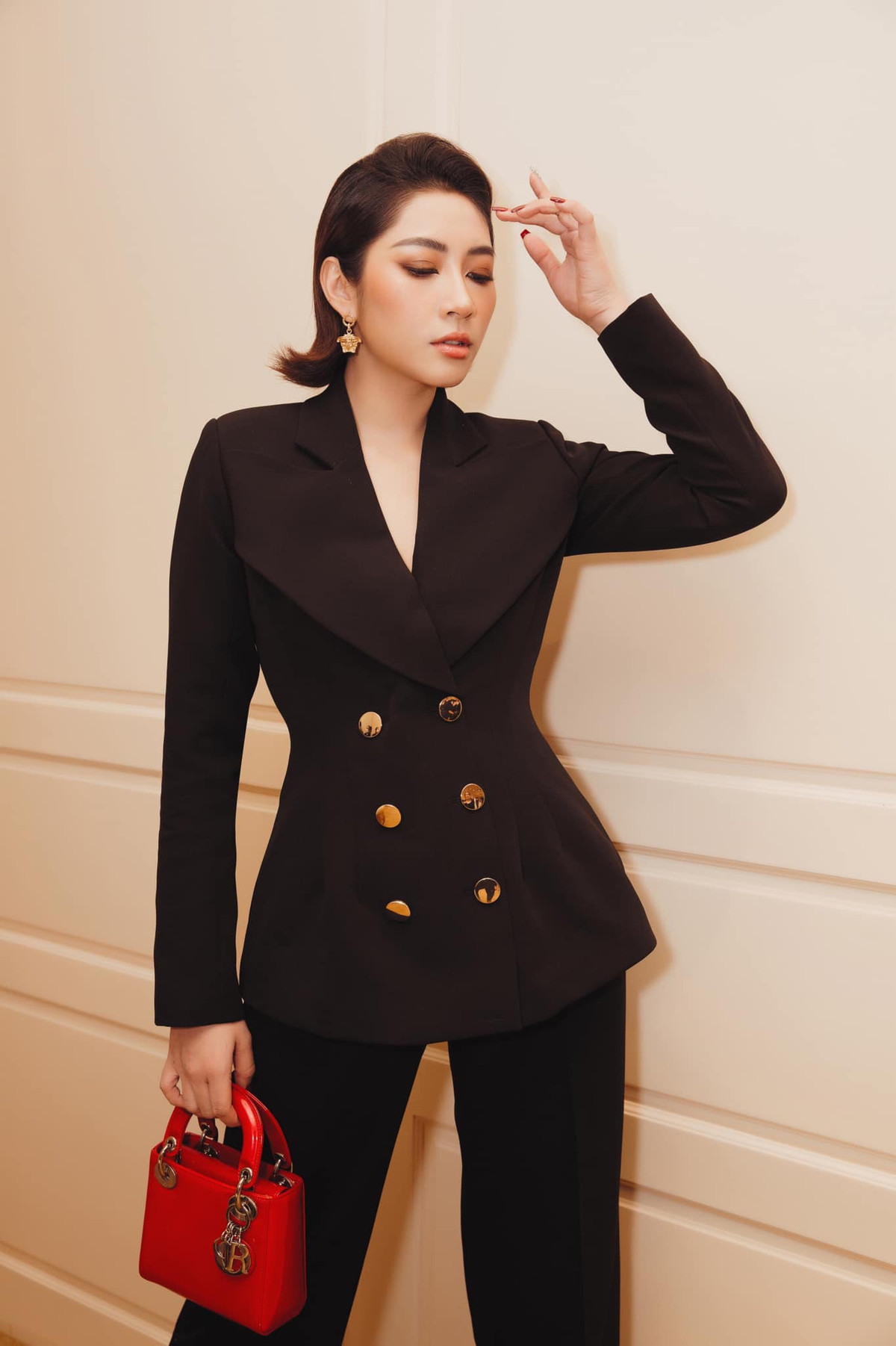 Gần đây Đặng Thu Thảo lên tiếng phơi bày góc khuất hôn nhân, tố chồng cũ ngoại tình, vũ phu. Nàng hậu còn tiết lộ bị nhân tình của chồng khủng bố tinh thần đến mức trầm cảm.