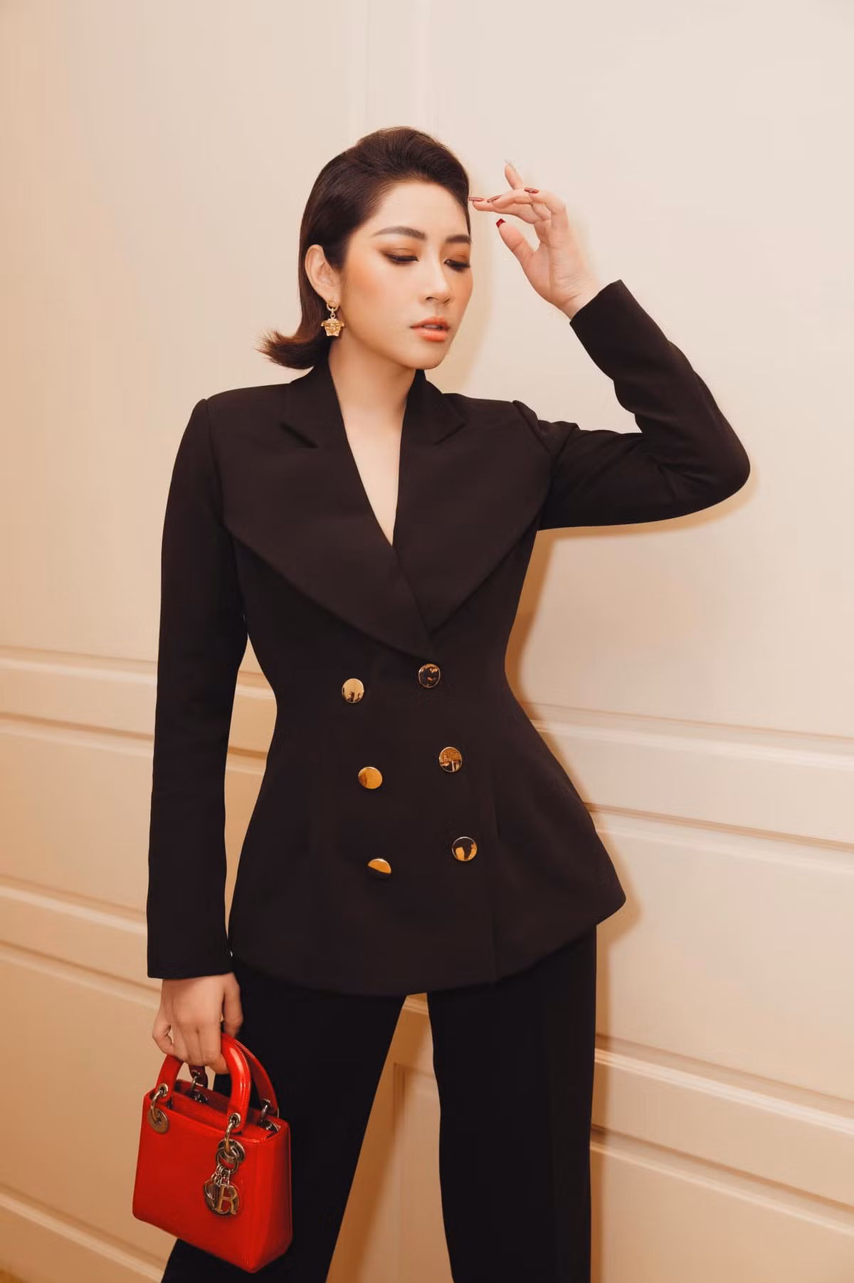 Gần đây Đặng Thu Thảo lên tiếng phơi bày góc khuất hôn nhân, tố chồng cũ ngoại tình, vũ phu. Nàng hậu còn tiết lộ bị nhân tình của chồng khủng bố tinh thần đến mức trầm cảm.