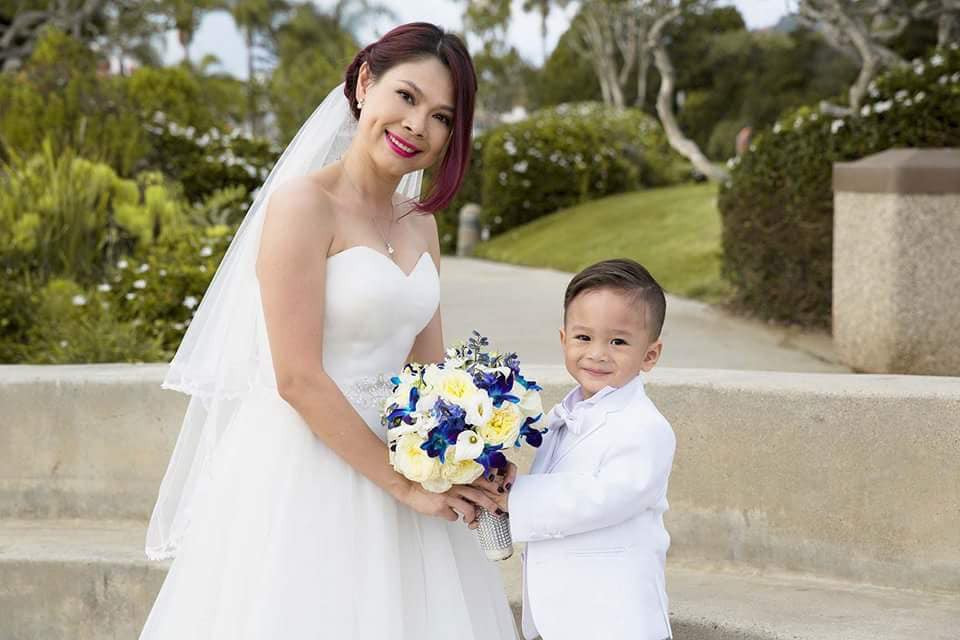 Thanh Thảo bày tỏ nhiều lần rơi nước mắt vì thương con: "Thú thật nhiều lần mẹ rơi nước mắt khi nghĩ đến cảnh anh lủi thủi một mình trong phòng. Cứ ráng kiềm lòng lại để tập cho anh hai sự mạnh mẽ, không dựa dẫm vào bất kỳ ai, để sau này có ra sao thì anh hai vẫn biết cách tự bảo vệ và chăm sóc bản thân mình".