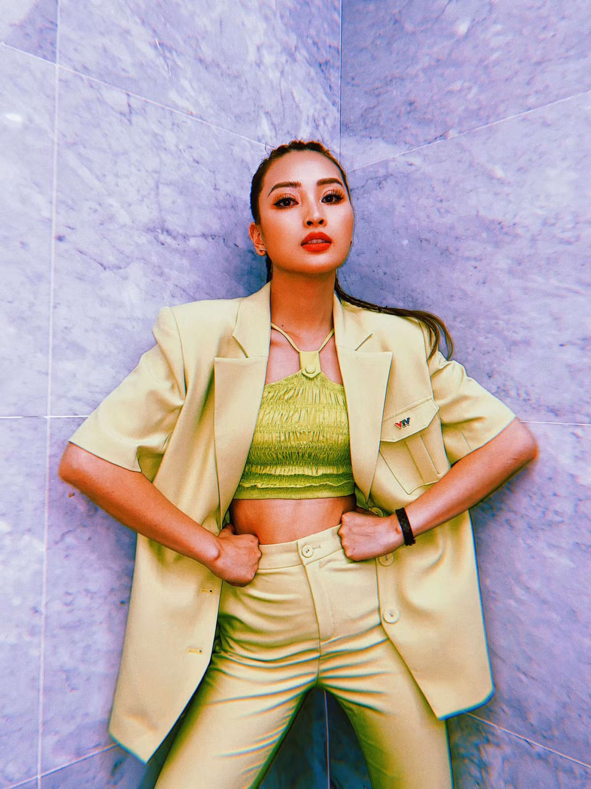 Nữ MC 9X được yêu mến nhờ lối dẫn dắt hài hước, trẻ trung.