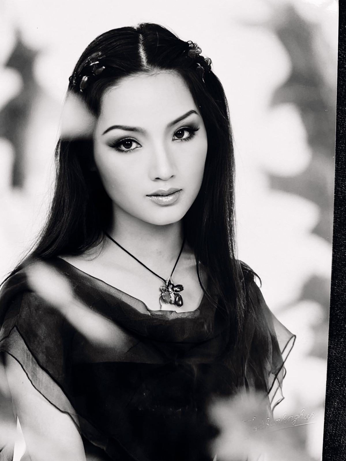 Giáng My từng tham gia nhiều bộ phim được yêu thích như: "Người đẹp đêm trăng", "Yêu nàng hoa hậu", "Sài Gòn trong trái tim em", "Hoa hậu mồ côi", "Truy lùng băng quỷ gió"... Một thời, Giáng My và Lý Hùng là cặp đôi màn ảnh được yêu thích bậc nhất.