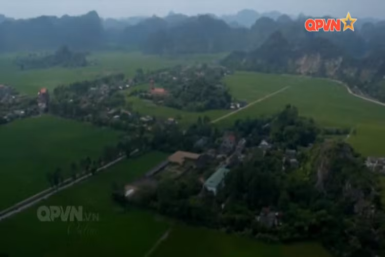 Bởi theo anh từng nói: “Hạnh phúc cho những người lính bản đồ là được đi rất nhiều nơi, được ngắm nhìn tổ quốc từ nhiều góc nhìn khác nhau và càng đi xa thì càng thấy tổ quốc Việt Nam thật sự tươi đẹp”. Nguồn ảnh: QPVN.