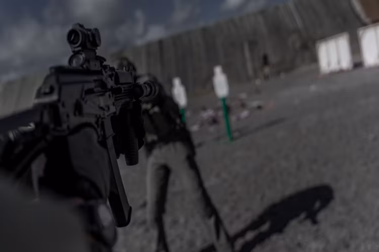 Nhằm giúp xạ thủ Vityaz-SN tăng tốc độ bắn khe gắn hộp tiếp đạn của mẫu súng này còn có thể gắn thêm một hộp tiếp đạn phụ và mỗi hộp tiếp đạn có thể mang theo tối đa 30 viên. Vityaz-SN có thể sử dụng hầu hết các loại đạn 9 mm hiện có của Nga và NATO kể cả loại đạn xuyên giáp 7N21. Nguồn ảnh: Kalashnikov.