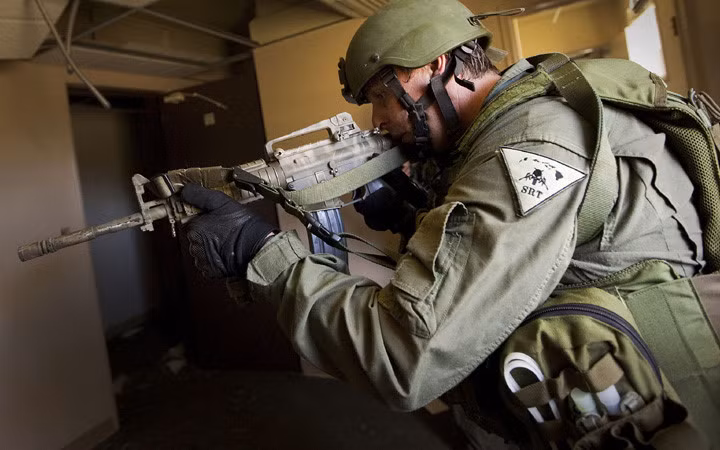 Các đơn vị SRT được bố trí tại các cơ sở của thủy quân lục chiến Mỹ và được huấn luyện để phản ứng lại trước một loạt tình huống khác nhau.