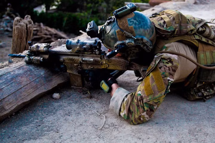 Lính trung đoàn đặc nhiệm 75 ngắm bắn trên chiến trường Afghanistan năm 2013. Nguồn ảnh: Lục quân Mỹ.