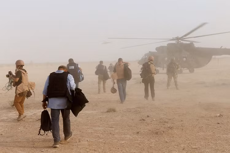 Với tình hình chiến sự hiện tại dự kiến đến cuối tháng này Quân đội chính phủ Syria và đồng minh sẽ giải phóng hoàn toàn TP Deir Ezzor và hơn 80% tỉnh này, trước khi đẩy mạnh các hoạt động quân của mình sang bên kia bờ sông Euphrates. Nguồn ảnh: Bộ Quốc phòng Nga.