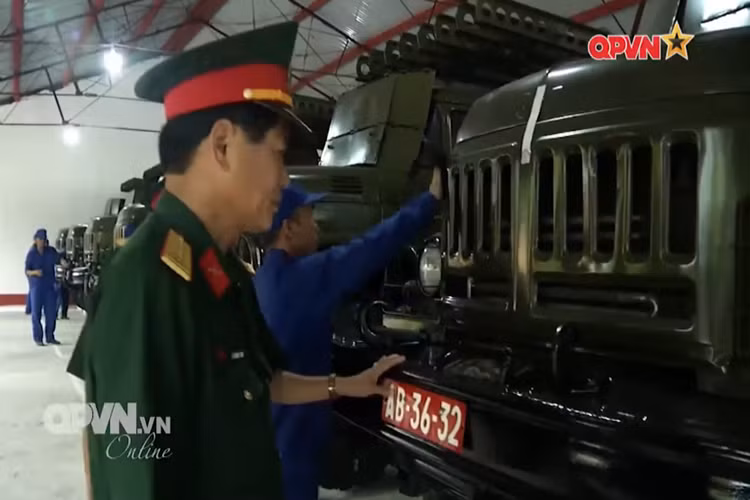 Đây được xem là những hình ảnh hiếm hoi về BM-13 của Việt Nam kể từ khi chúng được Liên Xô viện trợ cho quân đội ta trong thời kỳ kháng chiến chống Mỹ và trong các cuộc chiến tranh bảo vệ biên giới sau đó. Được biết hiện tại BM-13 vẫn nằm trong danh mục vũ khí được niêm cất bảo quản của Quân đoàn 2 bên cạnh các loại vũ khí cùng thời với nó như pháo tự hành chống tăng Su-100. Nguồn ảnh: QPVN.