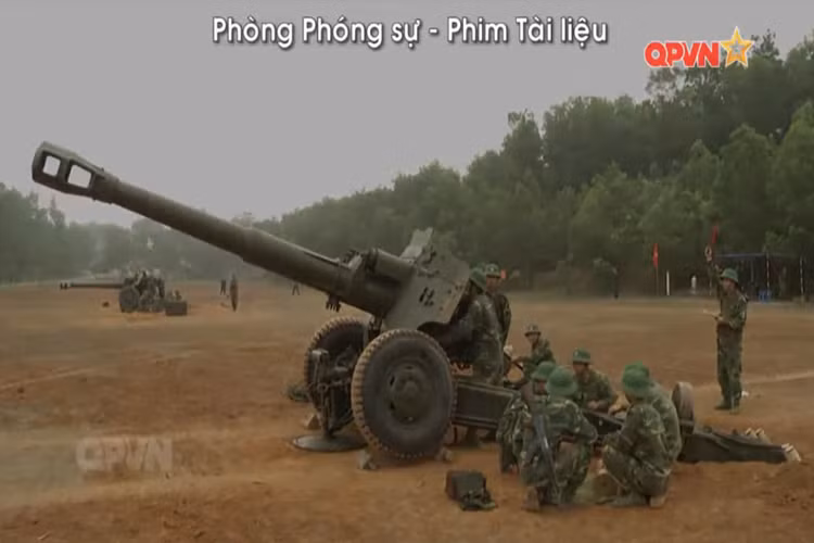 Mang lại sức sống cho mỗi loại súng pháo chính là niềm vui của những người lính thợ tại Z133. Yêu nghề, say mê sáng tạo, tinh thần trách nhiệm cao những bác sĩ áo xanh của Nhà máy Z133 hôm nay đang từng ngày nổ lực làm tốt nhiệm vụ của mình, nâng cao tuổi thọ cho nhiều loại hỏa lực quan trọng góp phần nâng cao chất lượng huấn luyện và sẵn sàng chiến đấu của các đơn vị hỏa lực trong toàn quân. Nguồn ảnh: QPVN.