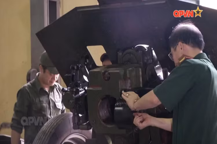 Nhưng với bàn tay của những bác sĩ áo xanh Z133, M30 đã dần “khỏe” trở lại và có thể qua lại nhiệm vụ huấn luyện và sẵn sàng chiến đấu như những người anh em khác của mình. Nguồn ảnh: QPVN.