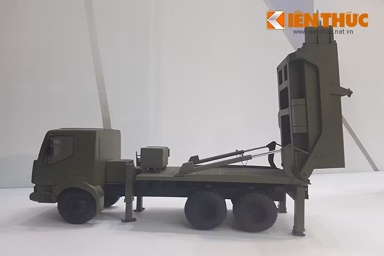 Một người anh em khác của VL MICA-M là VL MICA cũng được mang đến HSE, VL MICA có tới hai biến thể như VL MICA-M gồm VL MICA RF và VL MICA EM dành cho nhiệm vụ phòng không tầm thấp và tầm trung. Và được triển khai từ các tổ hợp phóng di động trên mặt đất.