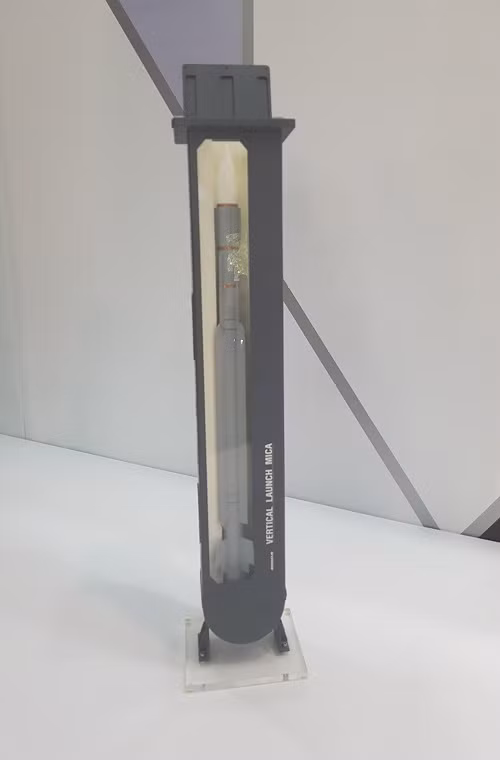 Tầm bắn hiệu quả VL MICA-M có thể lên đến 20km với hệ thống dẫn bắn được tích hợp sẵn trên tàu chiến, nó được thiết kế để bắn hạ mọi mục tiêu tầm trung và tầm thấp như UAV, trực thăng, máy bay cánh cố định hay cả chiến đấu cơ và tên lửa hành trình.