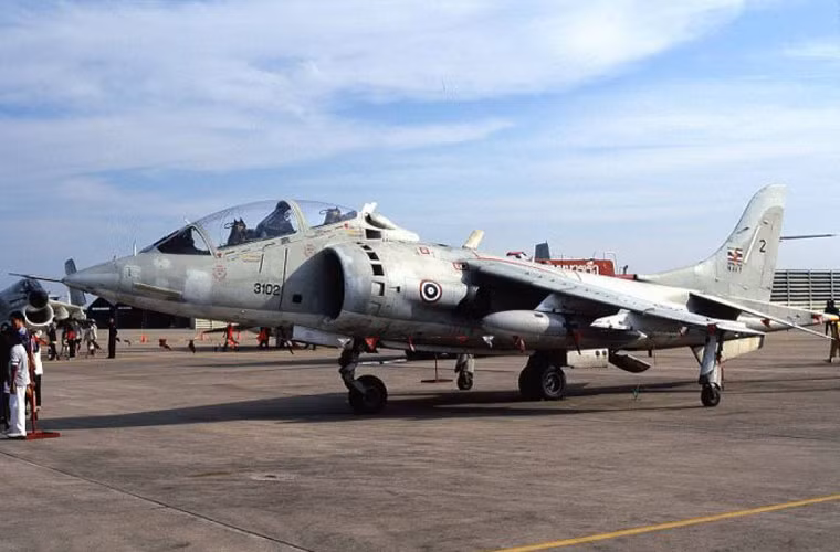 Trong ảnh là biến thể TAV-8S kết cấu hai chỗ ngồi kỳ cục của Hải quân Thái Lan.