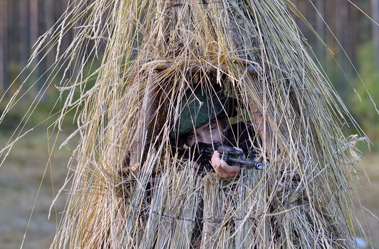 Một kiểu ngụy trang độc đáo của binh sĩ Nga trong cuộc tập trận Trung tâm 2015 đang diễn ra rầm rộ ở vùng Ural.