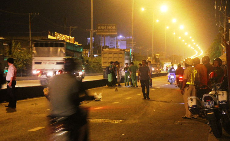 Đây là hiện trường vụ trọng án nam thanh niên 19 tuổi tên Trần Văn Kiệt (quê tỉnh Quảng Nam, trú quận Gò Vấp) nghi bị bắn chết bằng súng vào chiều 3/6.