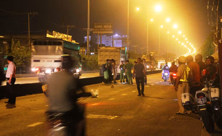 Đây là hiện trường vụ trọng án nam thanh niên 19 tuổi tên Trần Văn Kiệt (quê tỉnh Quảng Nam, trú quận Gò Vấp) nghi bị bắn chết bằng súng vào chiều 3/6.