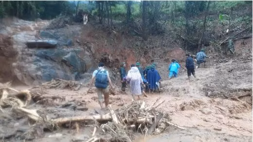 UBND tỉnh cùng các lực lượng cứu hộ đang cố gắng tiếp cận hiện trường.