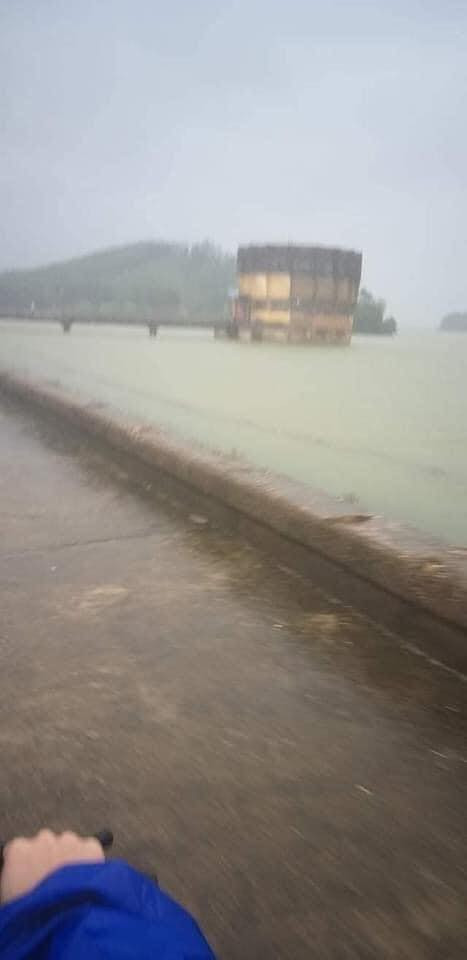 Dự kiến lượng xả lũ sẽ tiếp tục tăng lên để đảm bảo cho nhân dân vùng hạ du hồ chứa nước Kẻ Gỗ.