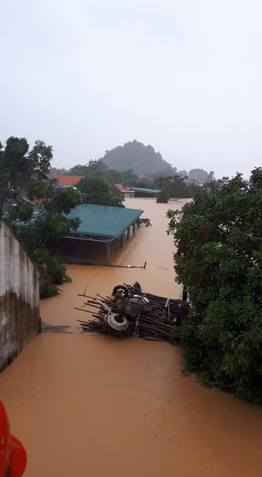 Hiện nay ở Quảng Bình vẫn tiếp tục có mưa có nơi mưa vừa đến mưa to, có nơi mưa rất to.