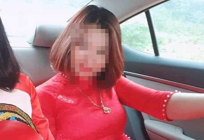 Khi vừa thấy chị H, Thọ đã xông đến dùng dao chém nhiều nhát khiến người tình gục tại chỗ rồi bỏ đi khỏi hiện trường. Giữa đối tượng và nạn nhân có mối quan hệ tình ái với nhau. Sau đó, do có mâu thuẫn trong tình yêu nên nghi phạm đã dùng dao sát hại nạn nhân.