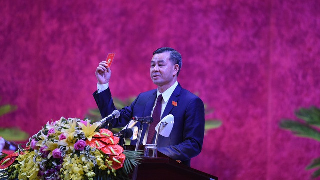  Ông Ngô Văn Tuấn sinh năm 1971, quê Bắc Ninh được bầu làm tân Bí thư Tỉnh ủy Hòa Bình. Ngày 3/10, tại Đại hội Đảng bộ tỉnh Hòa Bình lần thứ XVII đã tiến hành bầu đại biểu dự Đại hội đại biểu toàn quốc lần XIII của Đảng. Ông Ngô Văn Tuấn, Phó Bí thư Tỉnh ủy Hòa Bình nhiệm kỳ 2015 - 2020, được bầu giữ chức Bí thư Tỉnh ủy Hòa Bình nhiệm kỳ 2020 - 2025. 