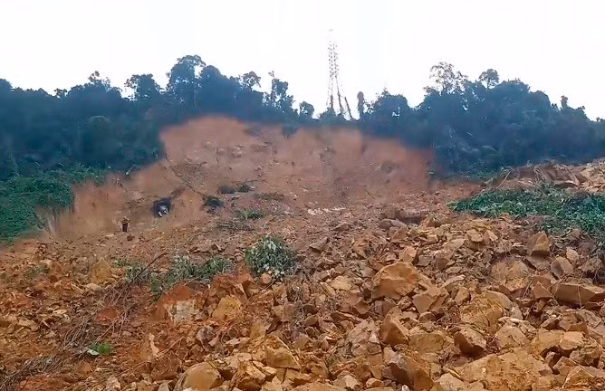 Sat lo thuy dien Rao Trang 3: Boc tung vien da, mieng dat de tim dong doi-Hinh-2