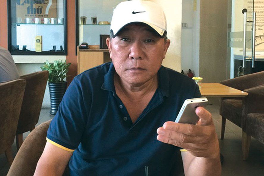 Ông Dương Minh Ngọc được xác định có mối quan hệ rất mật thiết với Năm Cam từ trước khi Năm Cam đi tập trung giáo dục cải tạo (hồi năm 1995). Theo cáo trạng, Năm Cam đã nhiều lần đưa tiền cho Ngọc và thường xuyên mời Ngọc đi ăn nhậu. Đáp lại, Dương Minh Ngọc làm ngơ trước những hoạt động phạm pháp của băng nhóm Năm Cam trên địa bàn TP, ngoài ra, Dương Minh Ngọc còn giúp đàn em Năm Cam được giảm nhẹ tội ở các địa bàn ngoài lĩnh vực mình phụ trách.