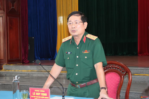 Thượng tướng Lê Huy Vịnh ông từng là Phó Tư lệnh, Tư lệnh Quân chủng Phòng không - không quân. (Ảnh chụp trước thời điểm ông được thăng quân hàm lên thượng tướng)