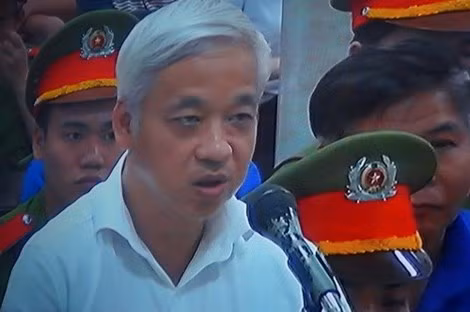 Bau Kien bat ngo gui thu cam on Bo Cong an