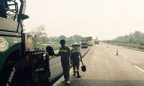 Khac phuc 96.000 m2 han lun tren cao toc Noi Bai - Lao Cai