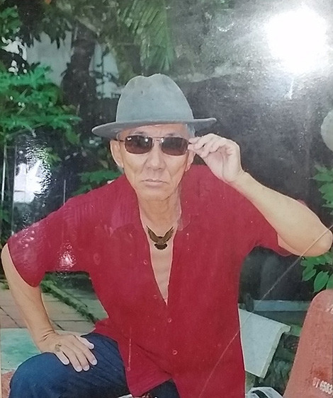 Một trong số 6 bức ảnh của Sáu Tia.