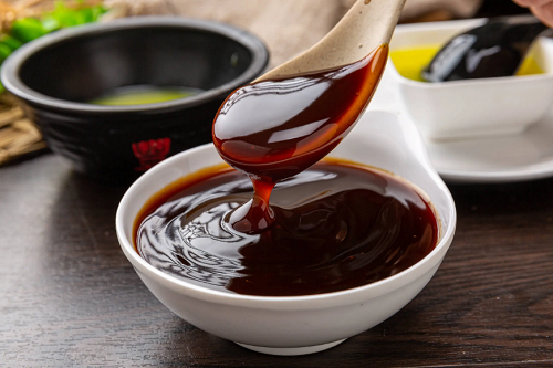 Dầu hào bổ dưỡng song nhiều tin đồn cho rằng ăn dầu hào làm tăng nguy cơ ung thư khiến dư luận hoang mang. Thực tế, tin đồn chủ yếu bắt nguồn từ lượng lớn natri glutamat có trong nó.