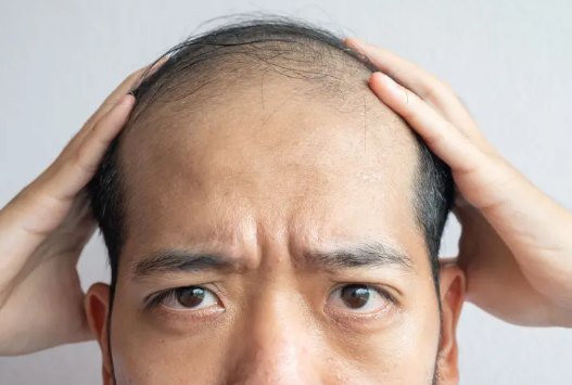 Lông mày. Không phải ngẫu nhiên nhiều người sống thọ sở hữu lông mày dài rậm. Y học cổ truyền phương Đông cho rằng lông mày có mối quan hệ mật thiết với thận, lá lách và dạ dày.