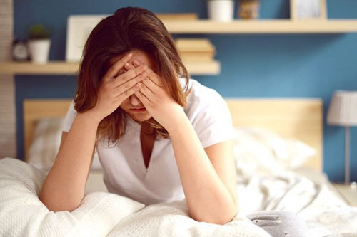 Các triệu chứng của sự mất cân bằng điện giải có thể khác nhau dựa trên mức độ nghiêm trọng, các khoáng chất cụ thể bị thiếu hụt. Trong khi sự mất cân bằng nhẹ có thể không gây ra bất kỳ triệu chứng nào, nhưng những trường hợp nặng có thể có tác dụng phụ nghiêm trọng và thậm chí có thể gây tử vong. (Ảnh minh họa)