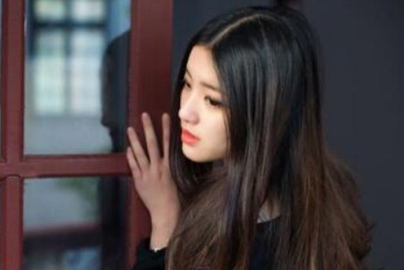 Tài vận trong tháng 7 của các tuổi Dậu tạm ổn. Nguồn thu chính có phần sa sút, nguồn thu phụ cũng không như ý. Những người kinh doanh cần xem xét phương hướng hoặc kế hoạch mới, nhưng cần phải cố gắng duy trì tình trạng hiện này. Giới đầu tư cần xem xét thời điểm thích hợp để đầu tư. Những người lập nghiệp không nên vội vàng, cần phải làm tốt các bước chuẩn bị. Những người đang đi xin việc tạm thời nên làm công việc hiện có để chờ đợi, tìm kiếm cơ hội tốt hơn.