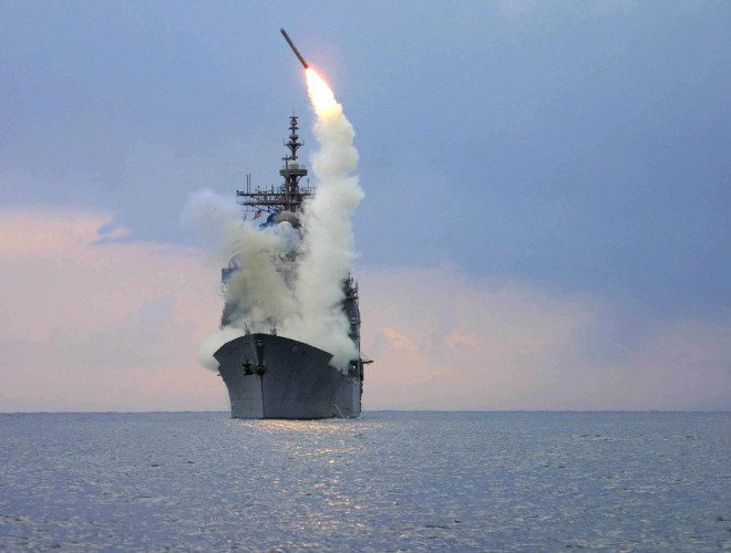 Bên cạnh đó, khả năng kết nối và cập nhật thông tin mục tiêu từ các thiết bị do thám khác giúp đảm bảo khả năng bắn hạ.