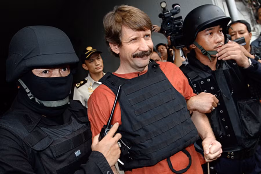 Trong cuộc phỏng vấn mới đây với Sputnik, ông trùm buôn vũ khí người Nga Viktor Bout - biệt danh "Lái buôn tử thần" (đang bị Mỹ giam giữ) tiết lộ rằng, tù nhân bên trong các trại giam trên khắp nước Mỹ đang phải thực hiện các hợp đồng sản xuất quốc phòng cho Lầu Năm Góc, trong đó có cả việc sản xuất tên lửa hành trình.