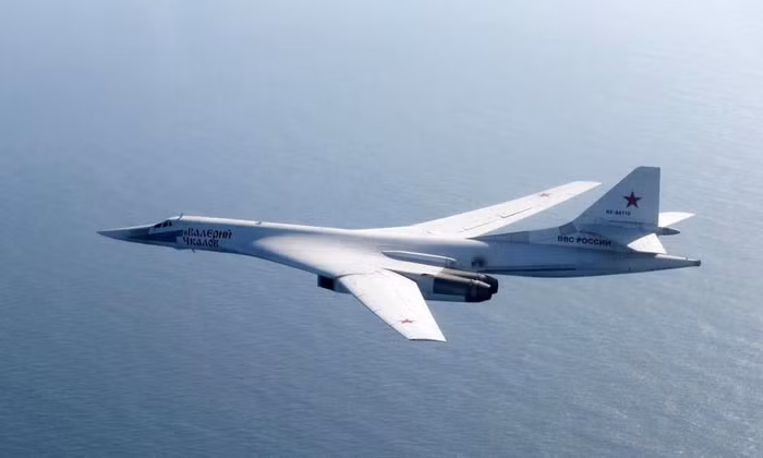 Tu-160M chủ yếu nâng cấp về động cơ, hệ thống điện tử hàng không kỹ thuật số, hệ thống dẫn đường toàn cầu có độ chính xác cao, thế hệ vô tuyến quân sự bảo mật thế hệ mới, thiết bị chống nhiễu điện tử…giúp cải thiện đáng kể khả năng thông tin, tình báo, tác chiến điện tử và khả năng thâm nhập vào không phận phòng không dày đặc của đối phương.