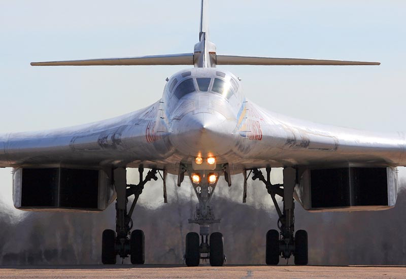 Tu-160M chủ yếu nâng cấp về động cơ, hệ thống điện tử hàng không kỹ thuật số, hệ thống dẫn đường toàn cầu có độ chính xác cao, thế hệ vô tuyến quân sự bảo mật thế hệ mới, thiết bị chống nhiễu điện tử…giúp cải thiện đáng kể khả năng thông tin, tình báo, tác chiến điện tử và khả năng thâm nhập vào không phận phòng không dày đặc của đối phương.