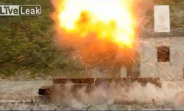 Tại các cuộc thử nghiệm, khi nổ lựu đạn ở độ cao 1,5 m, có 98% mảnh văng nằm trong vùng sát thương hình nón chụp xuống dưới có bán kính 5 m, và chỉ có 2% mảnh văng bay sang các hướng khác (không xa hơn 10 m).