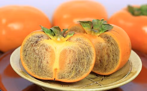 Loai hong Nhat co gia tien trieu nhung van chay hang: Gia tri dinh duong ra sao?