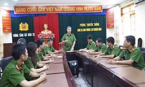 Dai ta cong an ke vu chan dung tiec quy tu 500 giang ho ca nuoc-Hinh-2